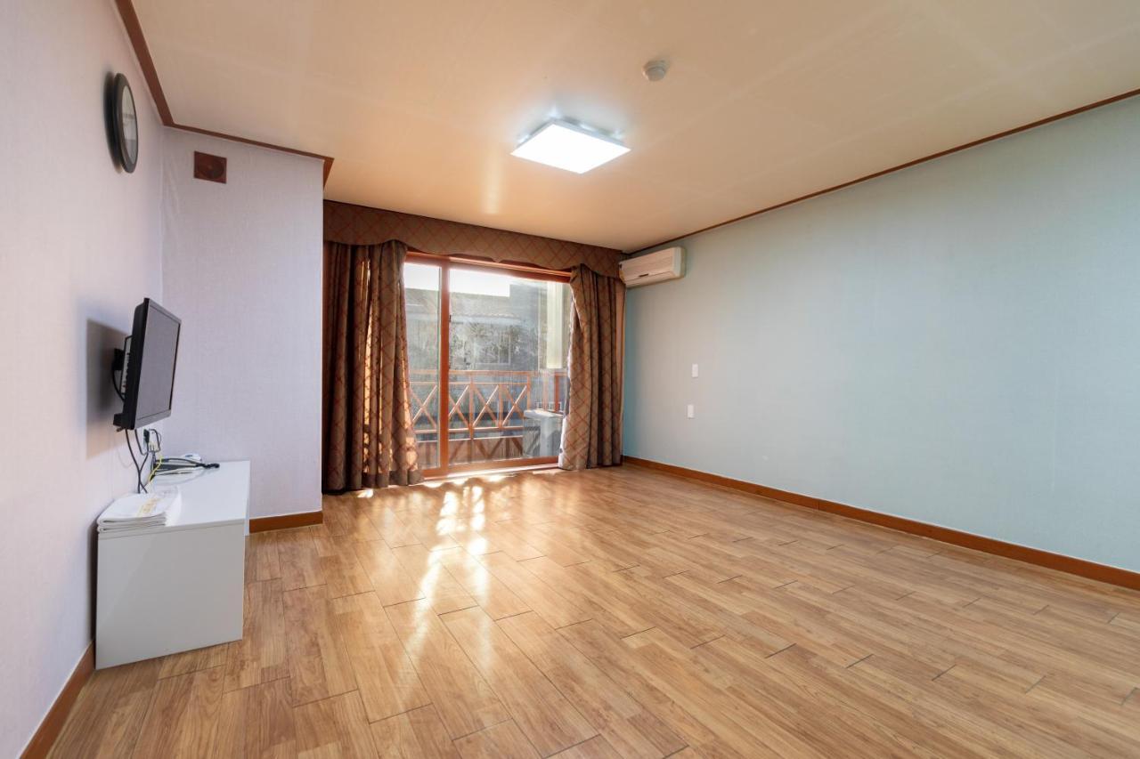 Jeju Tovice Condo Family Exterior foto